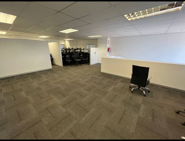 2,245M² WAREHOUSE TO LET IN CLAYVILLE